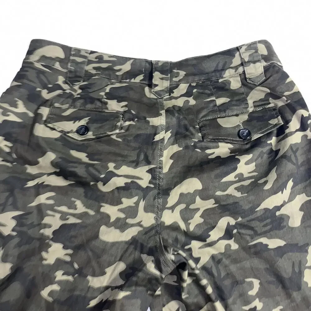 Eloquii Woman’s Plus Size 18 Zip Hem Stretch Highrise fly Camouflage Cargo Pants - Picture 6 of 9